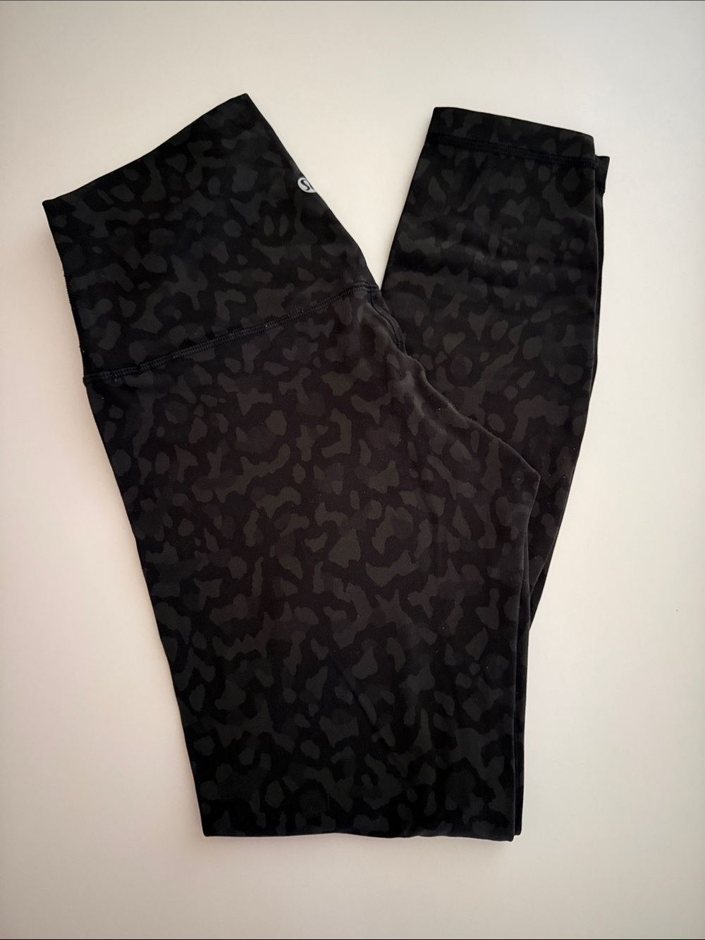 Lululemon Align High-Waist Black/Gray leopard/Camo Print Leggings Sz 6 - Picture 2 of 12